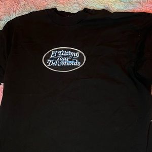 BAD BUNNY EL ULTIMO TOUR DEL MUNDO TEE SHIRT only worn twice size medium!